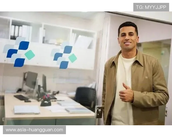 巴萨冬窗转会总结：坎塞洛租借回归，德罗转会巴黎