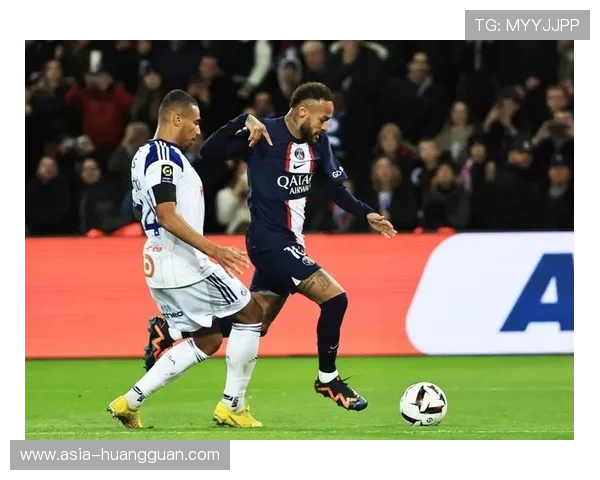 斯特拉斯堡主场迎战巴黎,中小球会如何在法甲巨头阴影下寻求生存空间? 斯特拉斯堡主场迎战巴黎,中小球会如何在法甲巨头阴影下寻求生存空间?